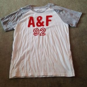 ABERCROMBIE AND FITCH T-SHIRT